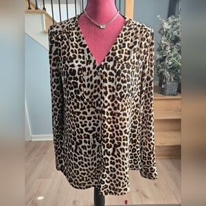 EXPRESS Leopard Print V-Neck, Button-down Blouse - Medium - Like New